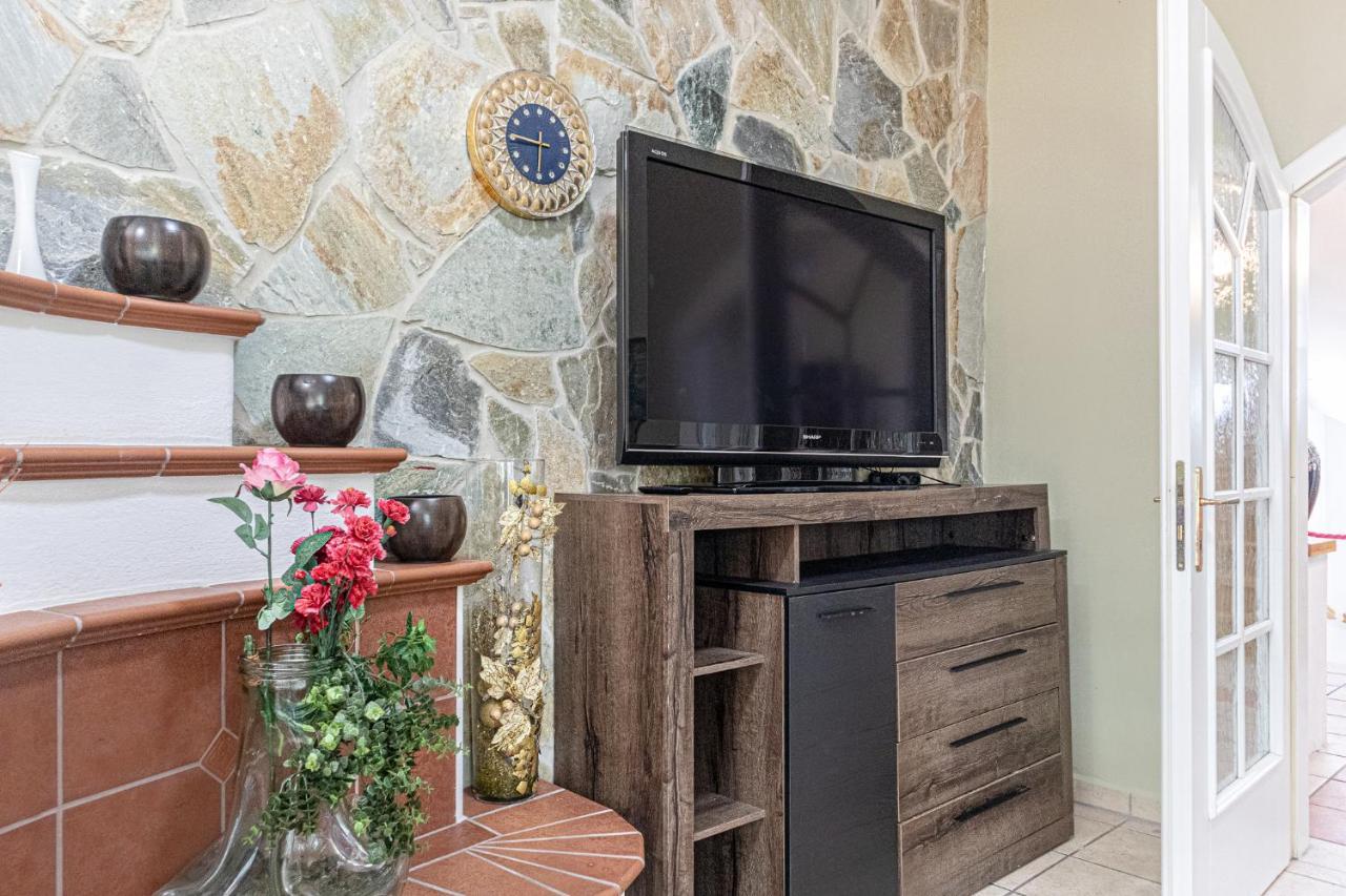 Exquisite Shared Villa - Your Private Room In This Beautiful Home Viena Exterior foto