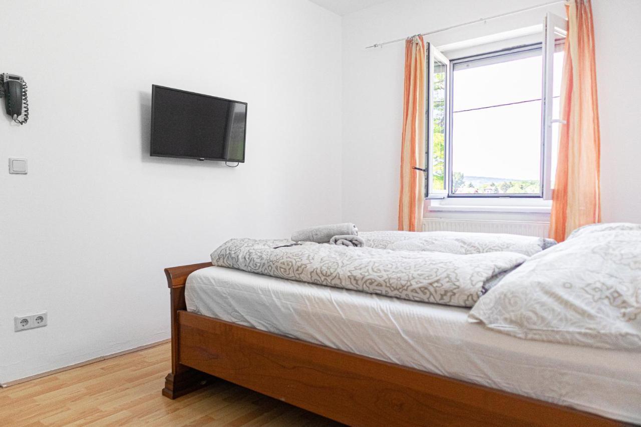 Exquisite Shared Villa - Your Private Room In This Beautiful Home Viena Exterior foto