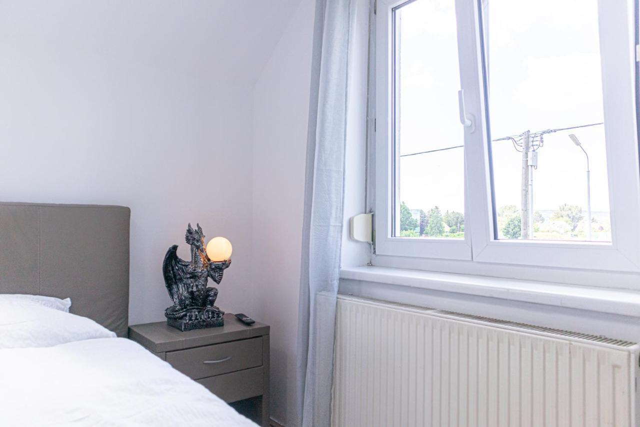 Exquisite Shared Villa - Your Private Room In This Beautiful Home Viena Exterior foto
