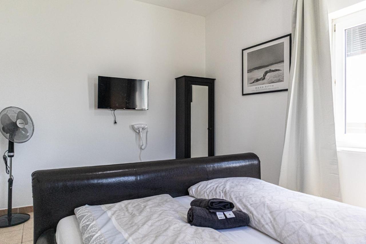 Exquisite Shared Villa - Your Private Room In This Beautiful Home Viena Exterior foto