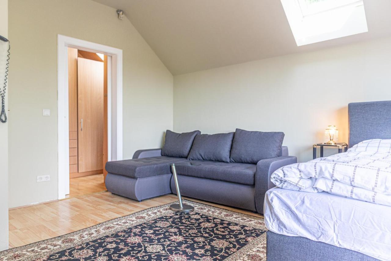 Exquisite Shared Villa - Your Private Room In This Beautiful Home Viena Exterior foto